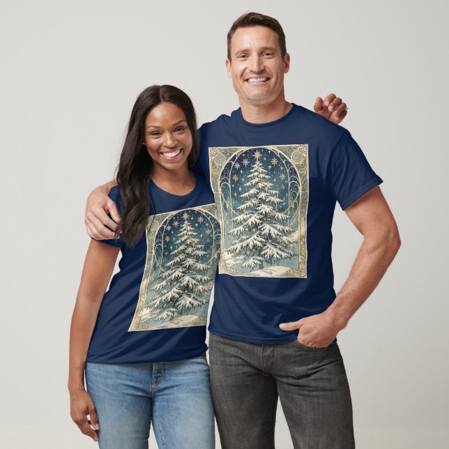 Julgran med snöbelamrade grenar t shirt (Unisex)