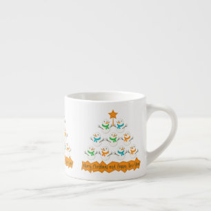 Julgran pyramid av julafton snögubbar espressomugg
