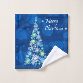 Julgran tillverkat av snöflingor.