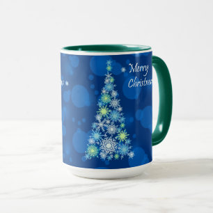 Julgran tillverkat av snöflingor. mugg
