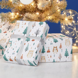 julgranar-gåva som omsluter presentpapper