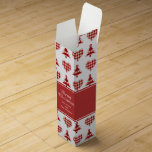 Julgranar och örhängen, Personlig Presentask För Vinflaska<br><div class="desc">Craft red checkade Julgranar och hjärtan mönster med dålig bakgrund på personligen julvinets presentlåda.</div>