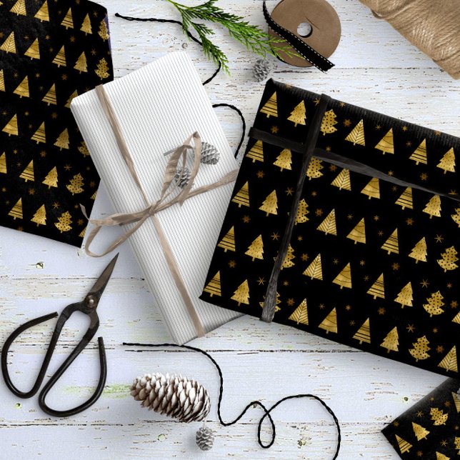 Julgranar och Snöflingor Mönster Guld ID863 Presentpapper (Skapare uppladdad)