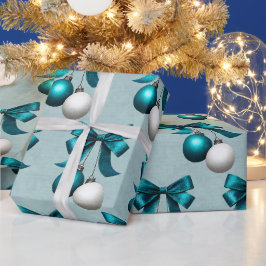Julgransprydnad i turkos och vit färg presentpapper