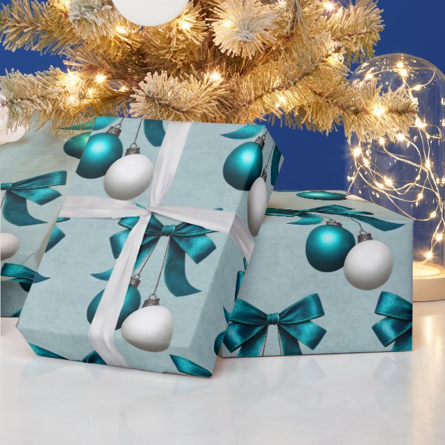Julgransprydnad i turkos och vit färg presentpapper (Helgdagar)