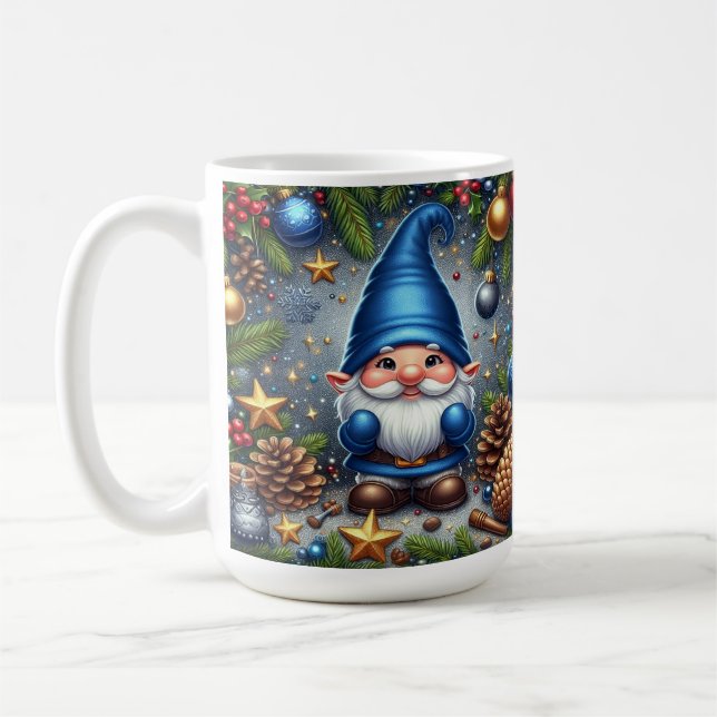 Julgrnome omringad av festliga Dekorationer Kaffemugg (Vänster)