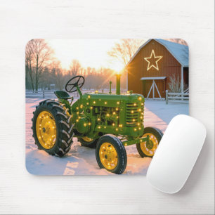 Julgrön vintage-traktor med höjdagsljus musmatta