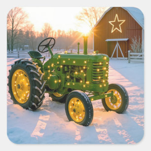 Julgrön vintage-traktor med röd lada fyrkantigt klistermärke