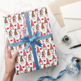 Julgryn och rött hjärta presentpapper