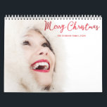 Julhälsningar 2026 kalender<br><div class="desc">Fira helgdagarna hela året med vår julhälskalender 2026! Det är perfektens gåva för att sprida glädje och värme. Byt mot kära och få varje månad att känna sig som jul. En underbar keepy för säsongen! Fotografi © Storytree Studios,  Stanford,  CA</div>