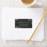 Julhälsningar Returadressen Black Chalkboard Adressetikett<br><div class="desc">Lägg i kuverten i stil i julhelgen! Etikettdesignen har fet färg och modern handskriven text på en rustisk svart krita stil. Vit skisserad anpassningsbar i snöflingor som kan vara personlig med hälsning och returadress. Grått/mjuk svart bakgrund med tangerintrött / orange,  turkosblått,  grönt och vitt färg.</div>