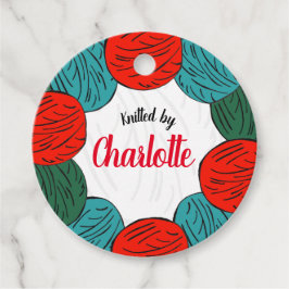 Julhandstickat rödull och grönt bollar gåvor etiketter