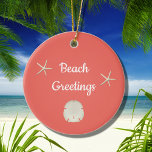 Julhavets Snäcka Beach Rosa Julgransprydnad Keramik<br><div class="desc">Beach Hälsning Sea snäcka Julprydnad. Med en snäcka av avrinningsområden med rött och rosa accents har biet en rosaftig persikobakgrund. Med vita bokstäver kan du anpassa med egen text. Perfekt för att dekorera helgdag träd vid stranden!</div>