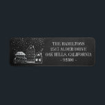 Julhus i Chalkboard Personlig Adress Returadress Etikett<br><div class="desc">Bakgrund i kalkbräda med hand plockade-krithus och snö-returadressetikett. Anpassa text,  teckensnitt stil,  färg och storlekt.</div>
