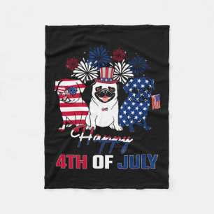Juli American Flagga Three Red White Pug Blue Fire Fleecefilt
