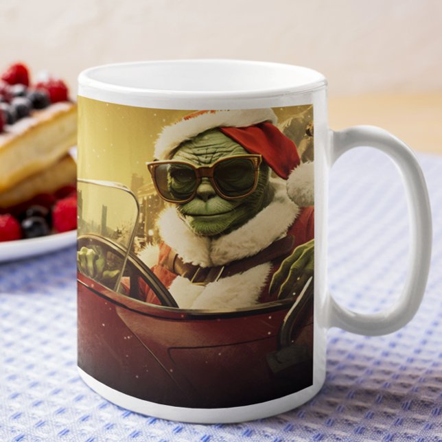 Juli Grönt Goblin #7 som kör en röd sportbil Kaffemugg (Christmas Grinch #7 driving a red sports car Coffee Mug
)