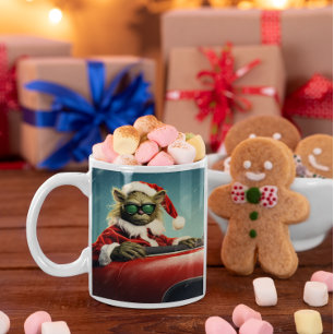 Juli Grönt Goblin #8 som kör en röd sportbil Kaffemugg