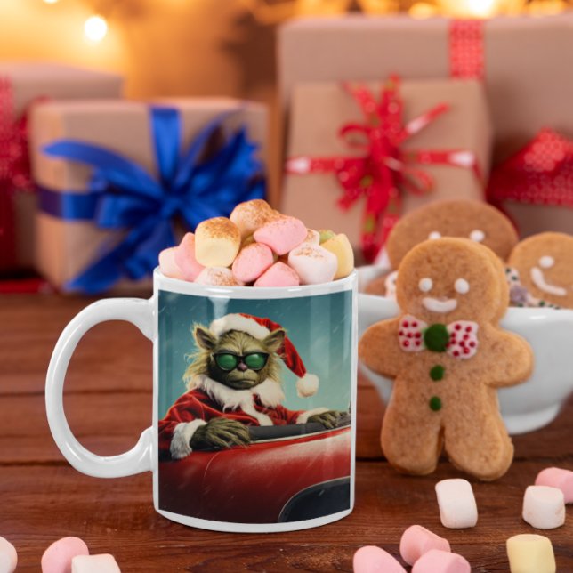 Juli Grönt Goblin #8 som kör en röd sportbil Kaffemugg (Christmas Grinch #8 driving a red sports car Coffee Mug
)