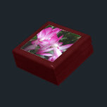 Julkaktus Blommor Gift Box Minnesask<br><div class="desc">Minneshögtid jultomtens skönhet med det här fantastiska fotot på den här produkten. Den här sjudande blommigten gör att du får en snygg elegant. Perfekt för växt älskare,  trädgårdsmästare och helgdag-entusiaster fångar den ömtåliga charmen att blommor blommar blommar blommar blommar blomstras på ett strålande detaljerat sätt.</div>