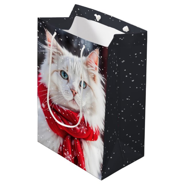 Julkatt med scarf och Snöflingor (Framsidan Vinklad)