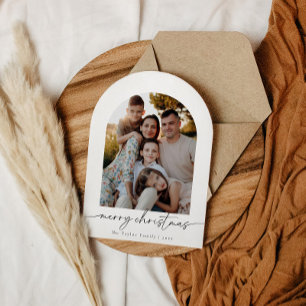 Julkort för Arched Modern Script Photo Family Inbjudningar