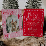 Julkortet Red and Rosa God jul Julkort<br><div class="desc">Detta är ett djärvt, modernt julkort med ett vackert kalligrafteckensnitt och nyanser av rosa, vitt och rött. Redigera alla formuleringar utom ord "merry" och "jul" på det här fotokortet. Alla teckensnitt i färg kan också redigeras. // Om du vill ha mer kortdesign söker du efter "HELGDAGSKORT" i Nicole Zazzle-butiken uppriktigt....</div>