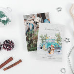 Julkortet Rustic Farmhouse Lastbil Helgdag Julkort<br><div class="desc">Med rustik skogen, buffelplätering och en charmerande vintage lastbil. För det mesta gör neutralten med en julklapp detta tema verkligen tidlöst och det är perfekt för vem som helst på din sändlista. Ändra fotot på baksidan till eget eller ta bort helt för att visa svart och vit pläterad bakgrund. Lägg...</div>