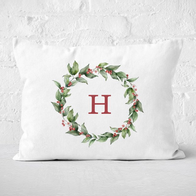 Julkrans av jullyrka  prydnadskudde (Holly Wreath Monogram pillow)