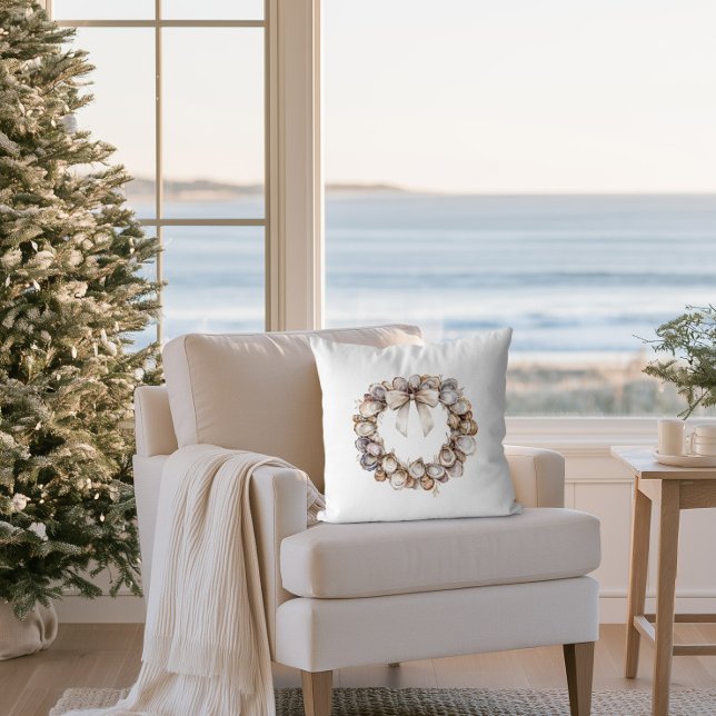Julkrans av ostronskal från kusten kudde (Oyster Wreath Coastal Christmas Pillow)