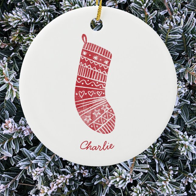 Jullagret Personlig Namn Red White Julgransprydnad Keramik (Personalized script name Scandinavian Christmas stocking red and white ornament)