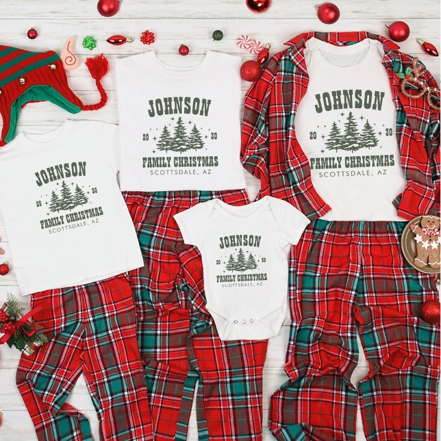 Julmatchning i personlig Moss Grönt-familjen T Shirt (Skapare uppladdad)