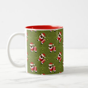 Julmops i den santa kostymen med swirly mönster Två-Tonad mugg