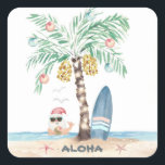Julön Handflatan Surfan Santa Tropical Beach Fyrkantigt Klistermärke<br><div class="desc">Juldekalen (eller kuvertsälar) i surfa har en handflatan träd (dekorerad med prydnadsföremål och sträng ljus) på en tropisk ö med en ytskiva,  stjärnfisk,  sjöfåglar och tomten i havet ge Aloha-skylten. Art av KL Lagrar</div>