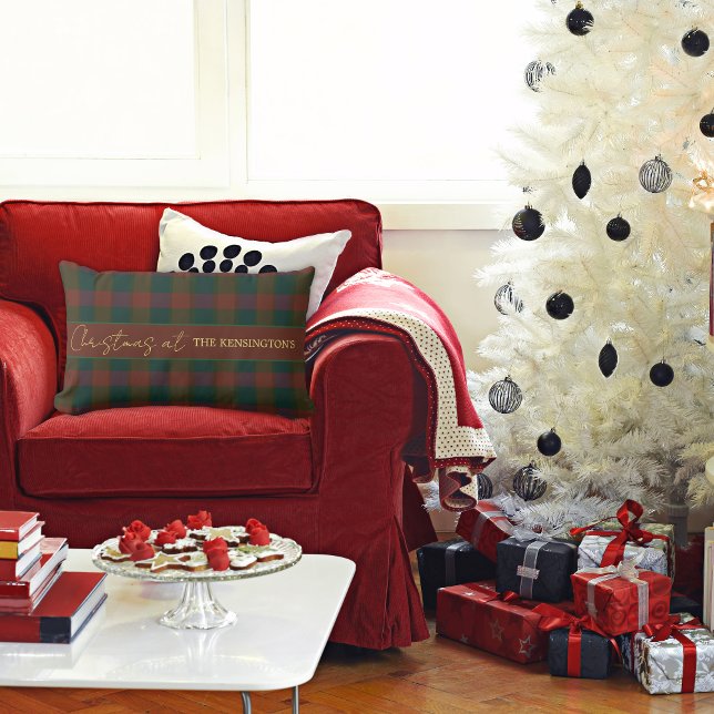 Julplagt/Tartan Red och Grönt Dekorativ kudde (Traditional tartain/plaid red and green lumbar throw pillow for Christmas.)