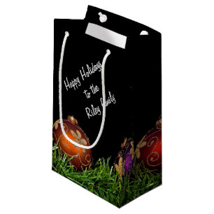 Julprydnadsföremål på svart