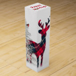 Julpset Hjort i Snöflingor Vin Box Presentask För Vinflaska<br><div class="desc">Den skotska tartan pläderade hjort och träd i snöflingor med grönt av gräs-andedräkten från jul.</div>