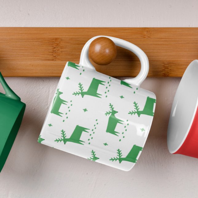 Julrenar. Grönt av trädjur mönster Kaffemugg (Skapare uppladdad)