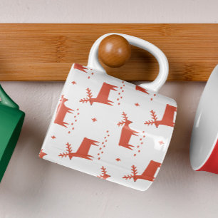Julrenar. Red woodland (mönster) Kaffemugg