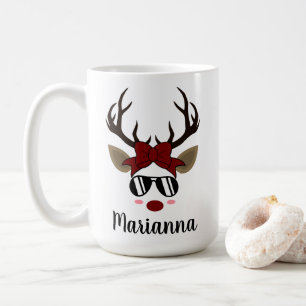 Julrenröd hårbuske, svarta solglasögon kaffemugg