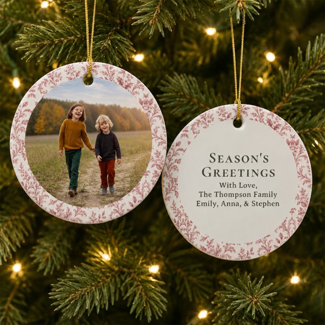 Julröd blad julbildssmycke julgransprydnad keramik (Elegant personalized photo ornament with red holly foliage, perfect for a treasured Christmas gift.)