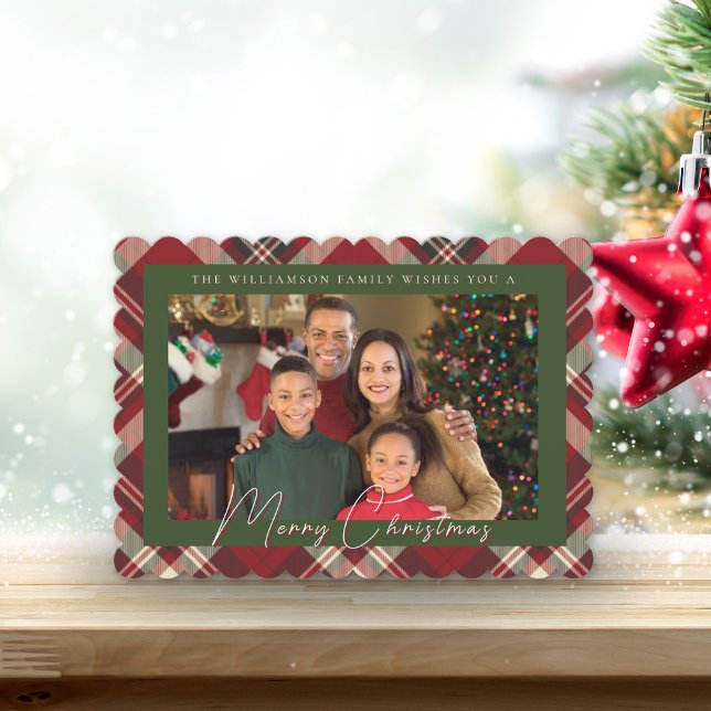 Julröd och grön Tartan Foto Platt Kort (Send festive cheer with this elegant red and green tartan Christmas photo card! )