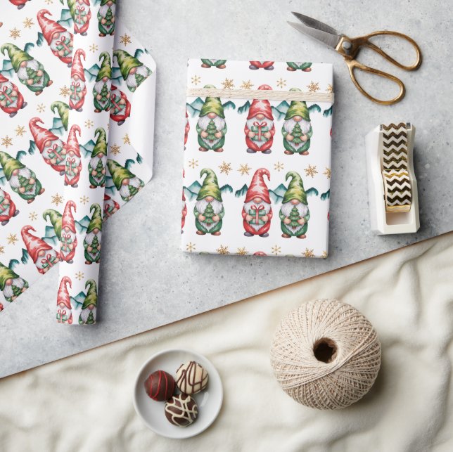 Julröda och gröna tomtar med guld snöflinga presentpapper (Hantverk)