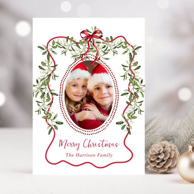 Julrött Vågigt Ram Bow Greenery Photo Julkort (Share the love and warmth of the holiday season with this personalized photo Christmas card)