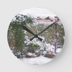 Julsäsongen, Snö i trädgården Rund Klocka