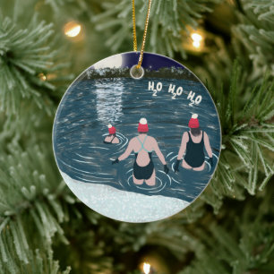 Julsimning i sjö i snöstrummet i Santa Hats Julgransprydnad Keramik