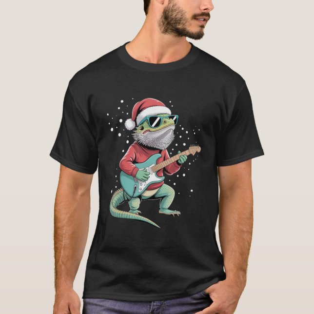 Julskäggig drake som spelar gitarrmusiker  t shirt (Framsida)