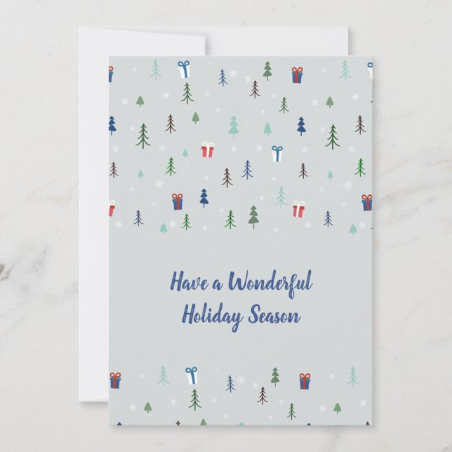 Julskog med presenter och träd och snö julkort (Framsida)