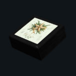 Julstjärnan Guld och Ribbon Gräs Grenar Minnesask<br><div class="desc">Ge din brud den här vackra gåvan med överraskningen om en förlovning ring inlindad i. En vacker julstjärna i guld med rosett band och gräs grenar "med alla mina kärlek" "Öppna inte "till" "dec. 25:e".</div>