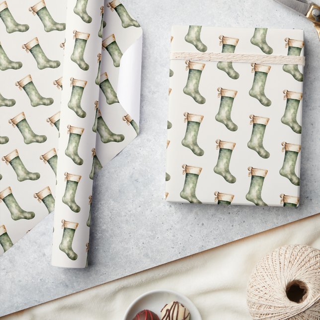 Julstrumpa presentförpackning presentpapper (Classic Green Christmas Stocking Gift Holiday Wrapping Paper by Painted Paperie
)