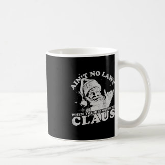 Jultomten är ingen lag när man dricker med kaffemugg